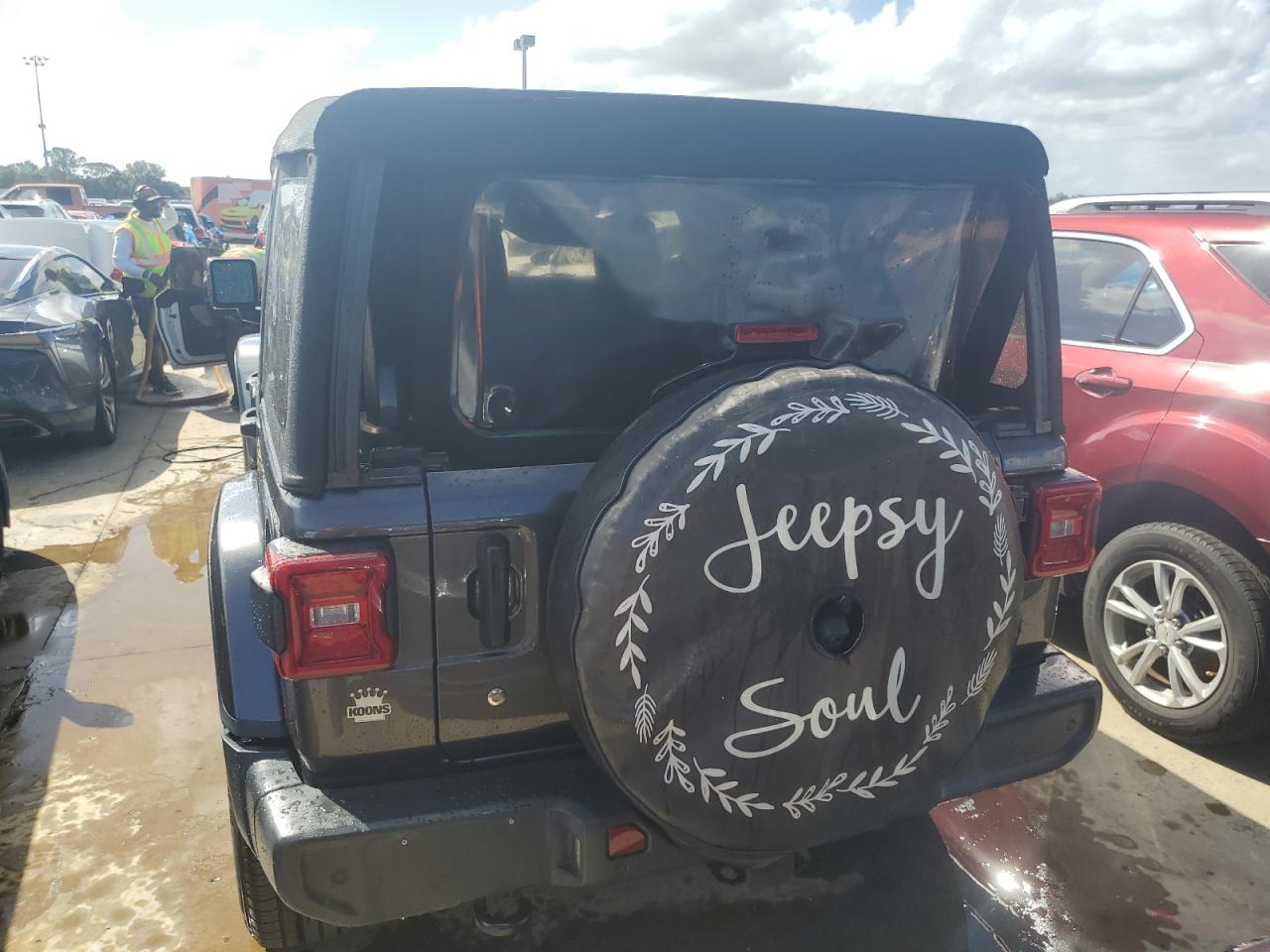 2018 Jeep Wrangler Unlimited Sahara VIN: 1C4HJXEG5JW133723 Lot: 75090754