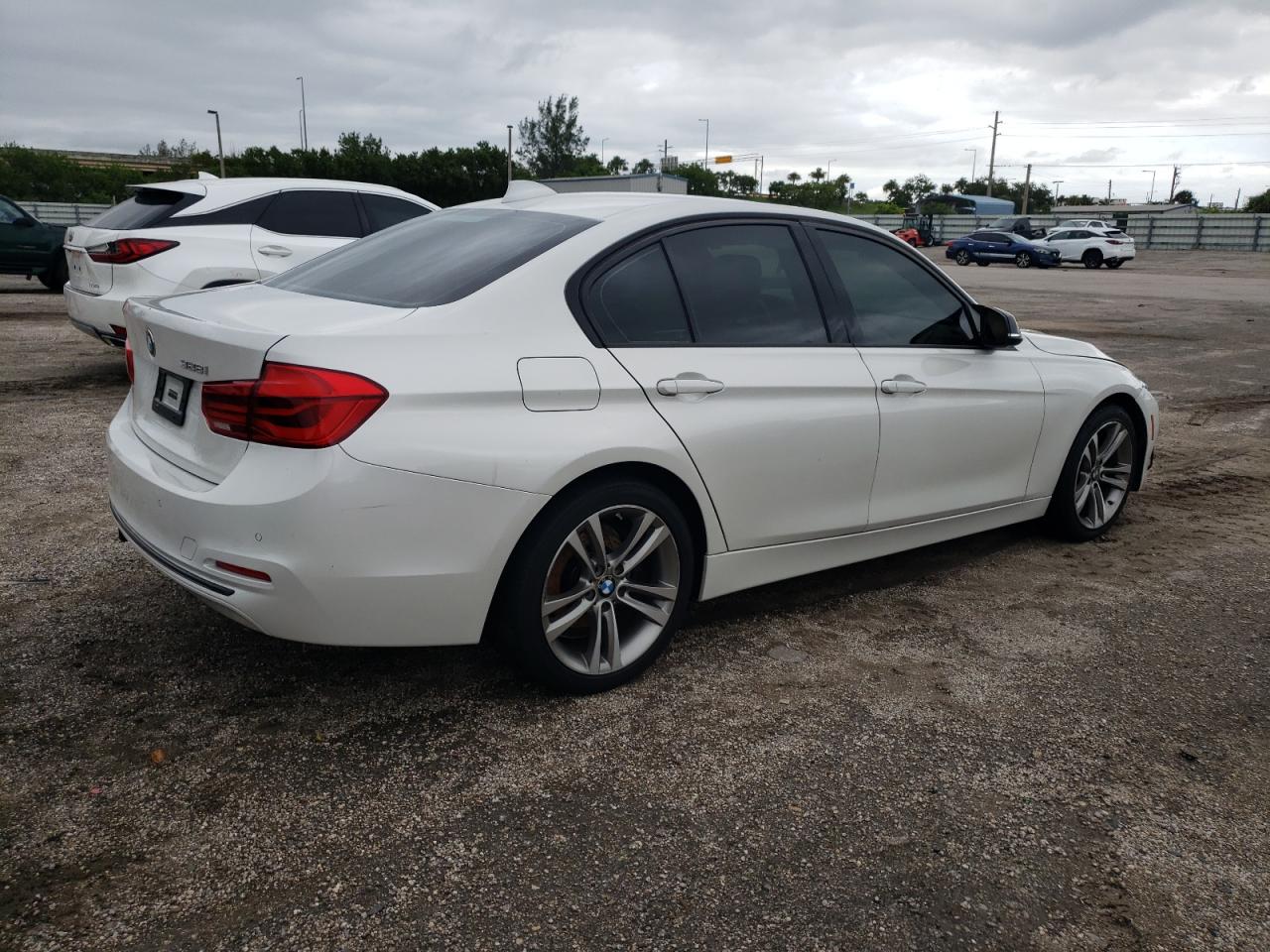 VIN WBA8E9G52GNT42781 2016 BMW 3 SERIES no.3