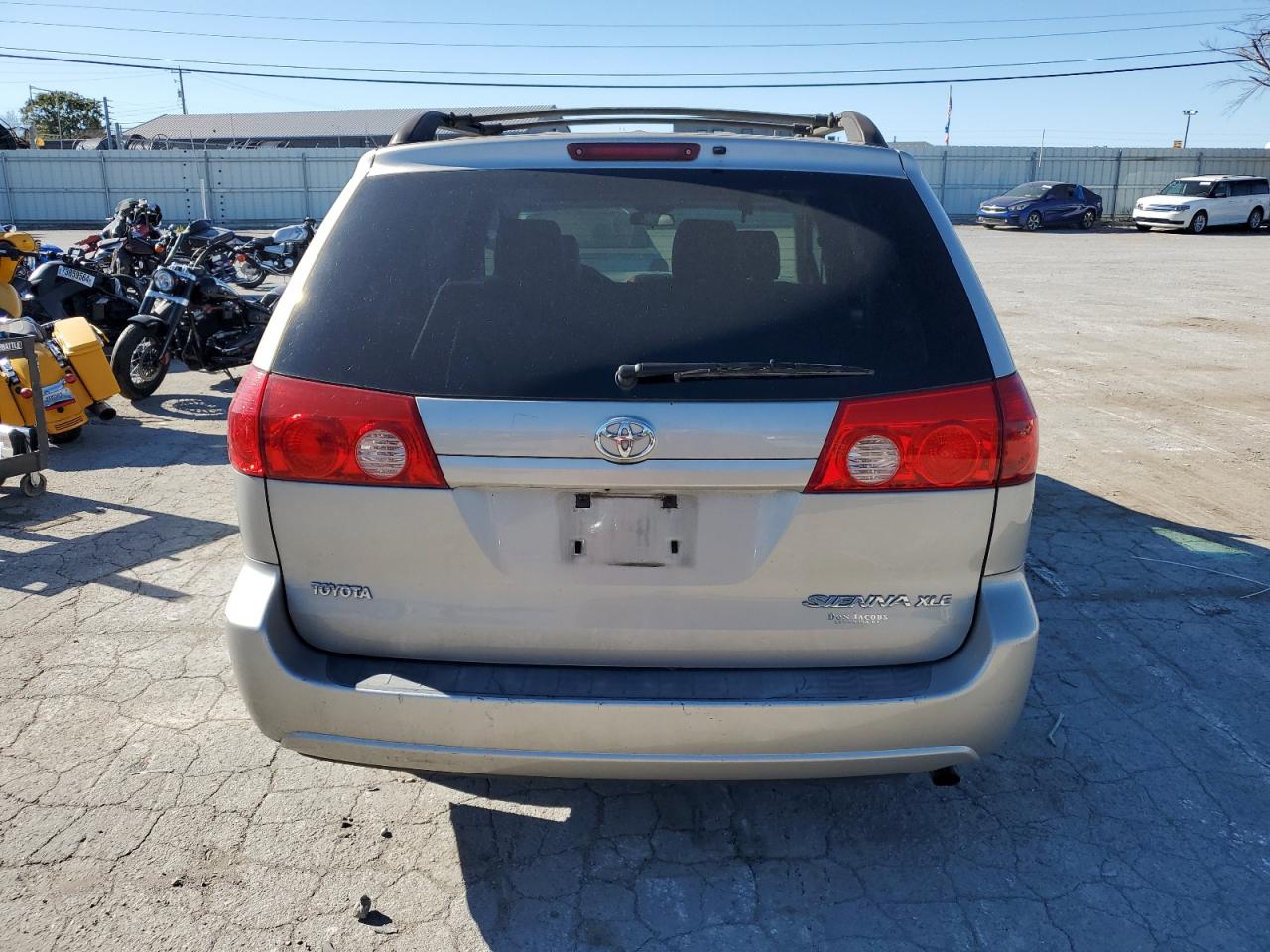 2007 Toyota Sienna - Image 6