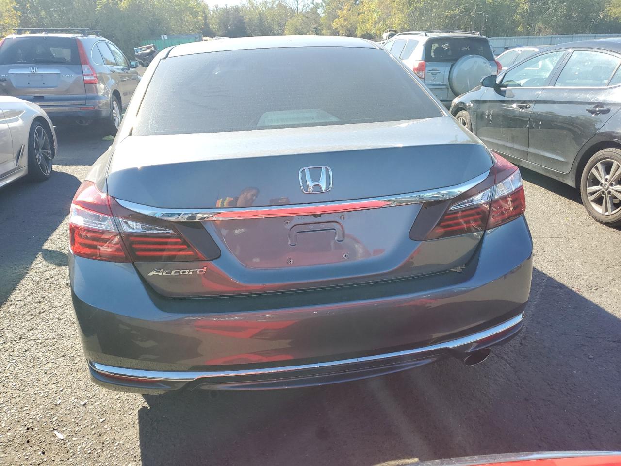 1HGCR2F33HA180145 2017 Honda Accord Lx