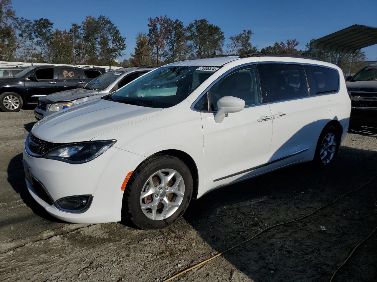 2017 Chrysler Pacifica - Image 1