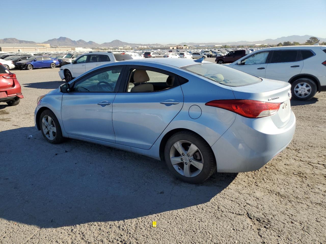 2011 Hyundai Elantra - Image 2
