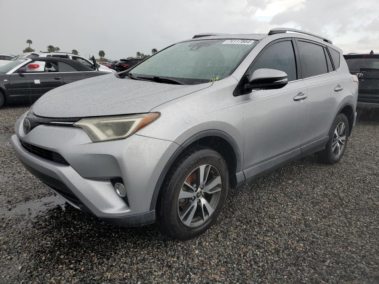 2T3WFREV2HW366552 2017 TOYOTA RAV 4 - Image 1