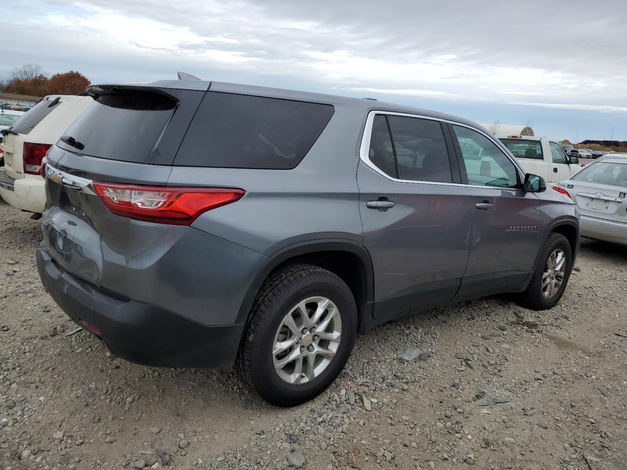 2019 Chevrolet Traverse - Image 3