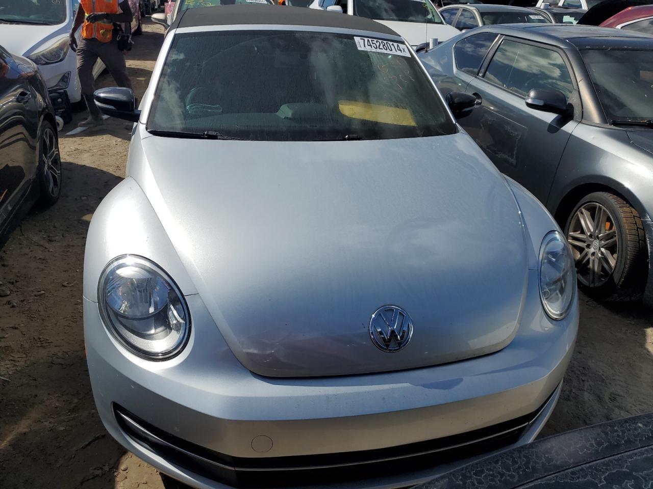 2013 Volkswagen Beetle - Image 5
