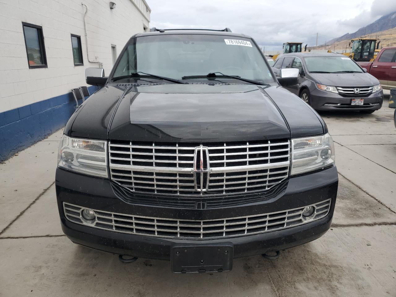 2014 Lincoln Navigator - Image 5