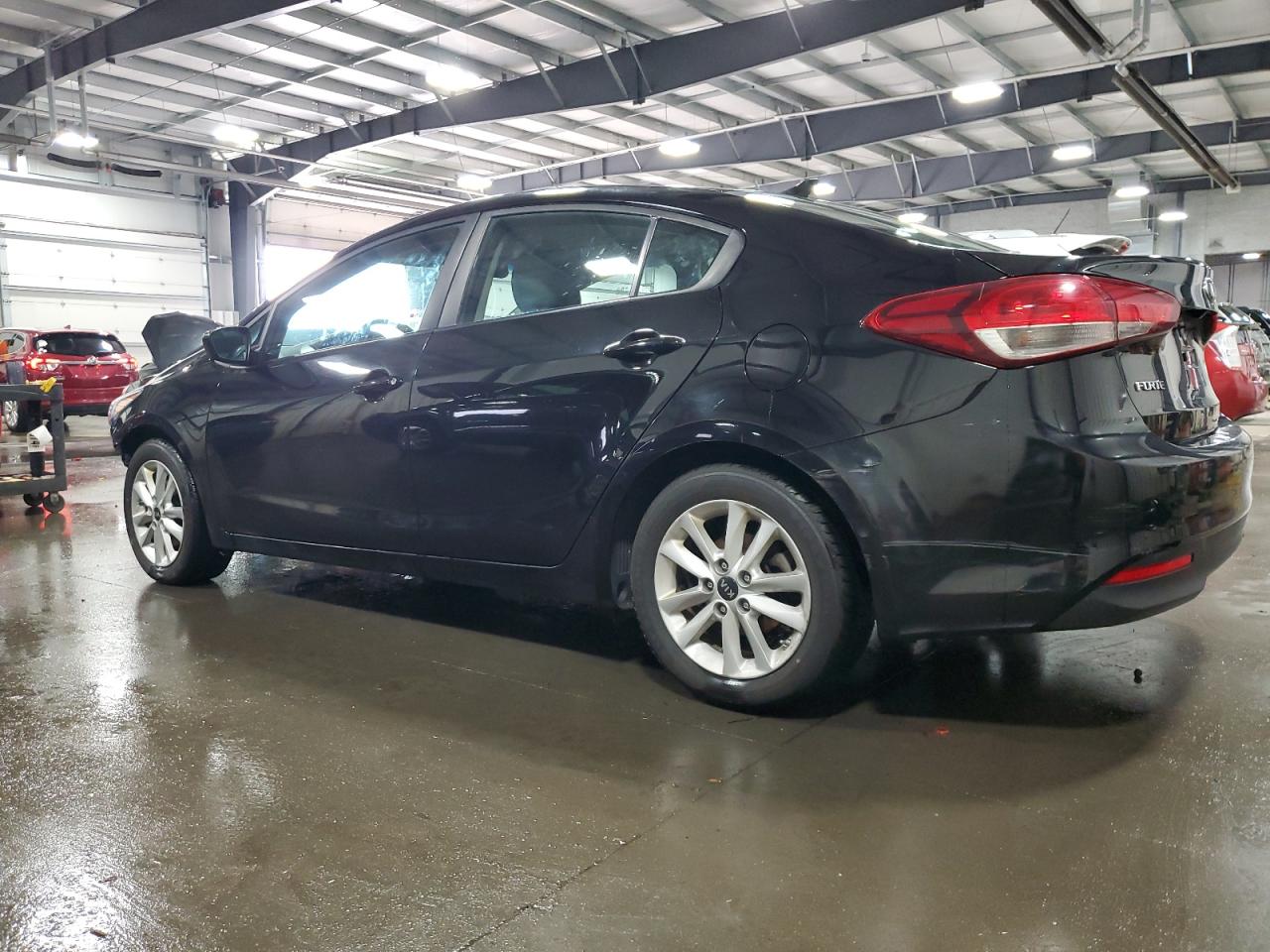 3KPFL4A7XHE013717 2017 KIA FORTE - Image 2