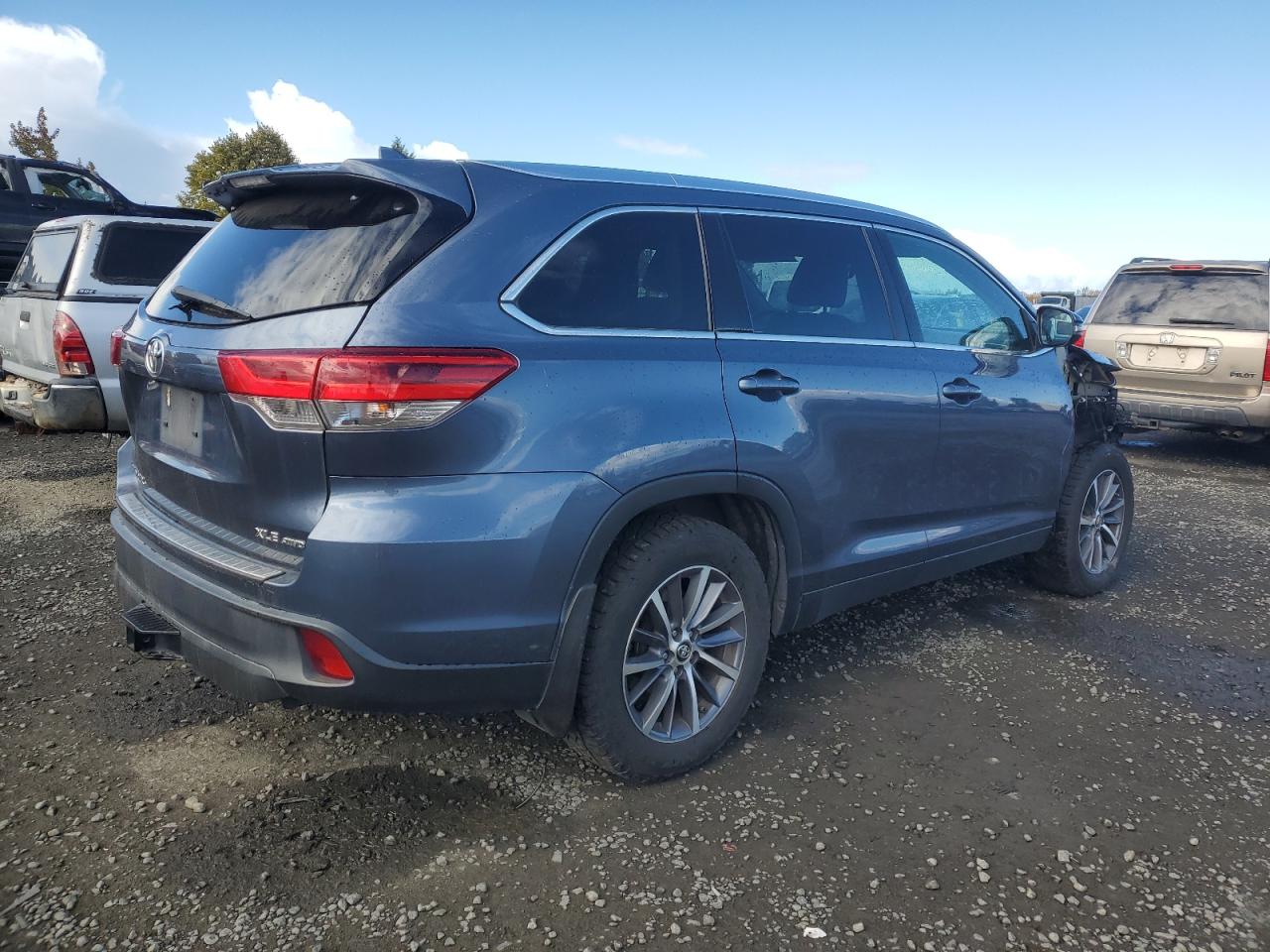 2019 Toyota Highlander Se VIN: 5TDJZRFH4KS935615 Lot: 75958084