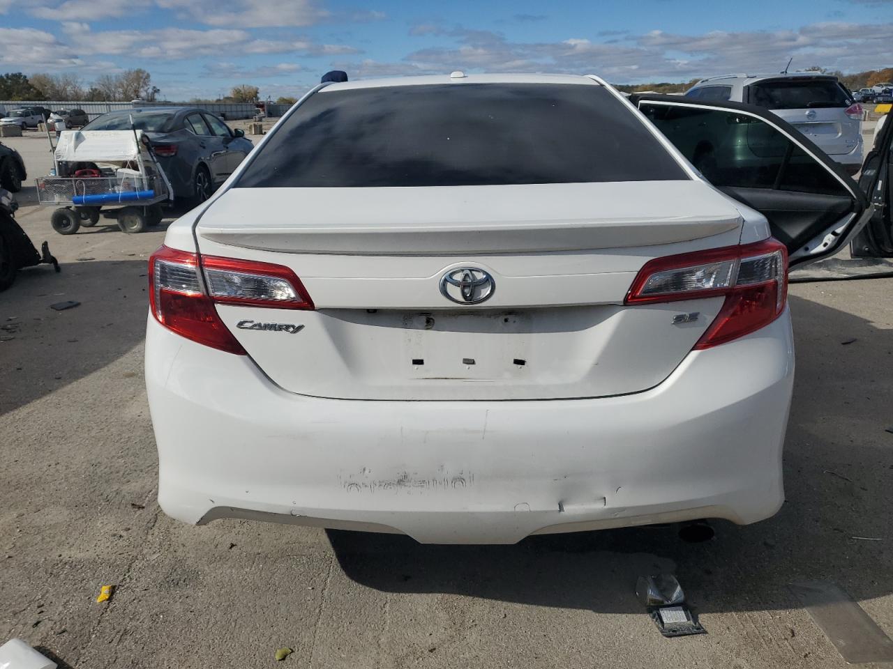 2014 Toyota Camry - Image 6