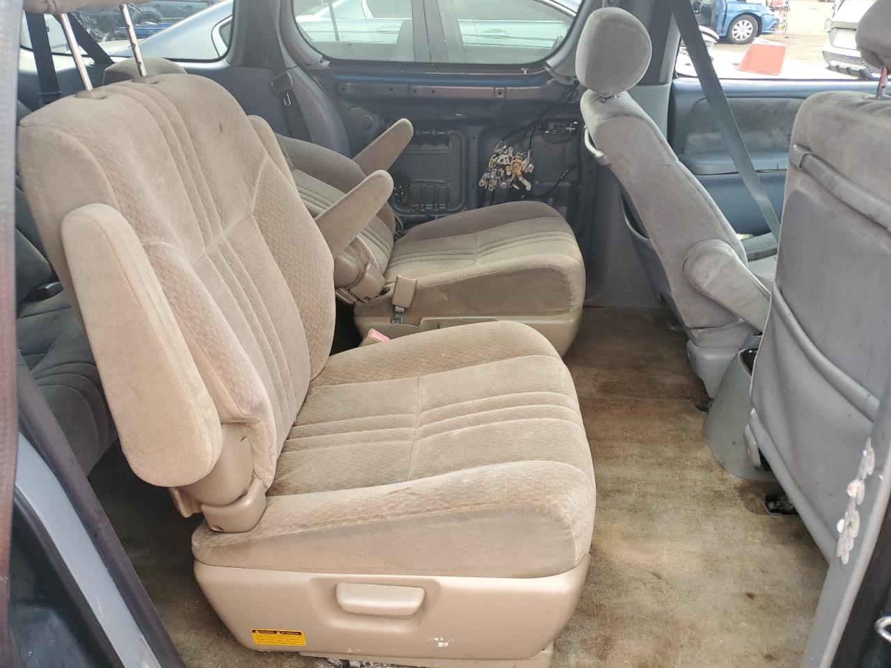 2002 Toyota Sienna Le VIN: 4T3ZF13CX2U463618 Lot: 73660534