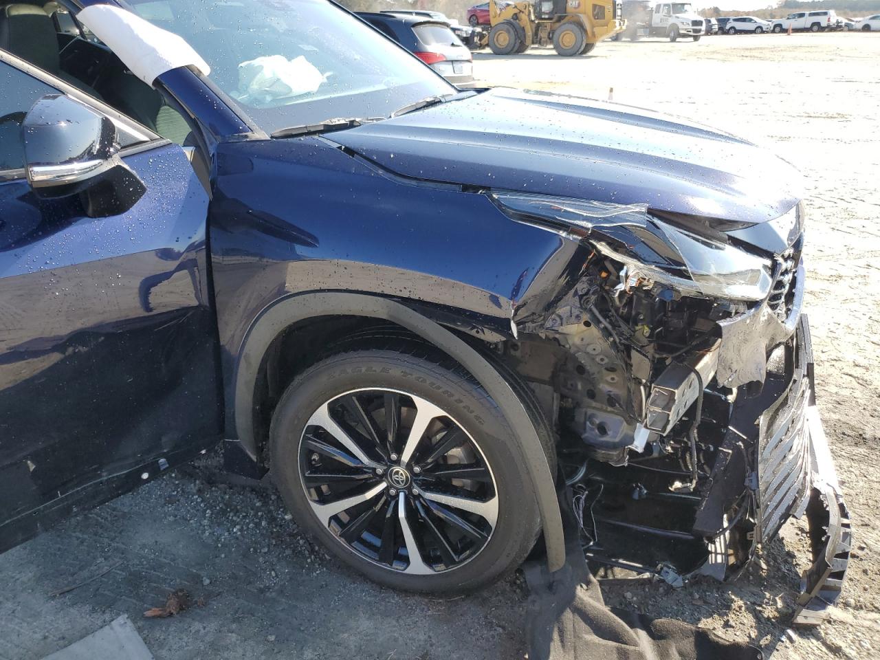 2021 Toyota Highlander - Image 2