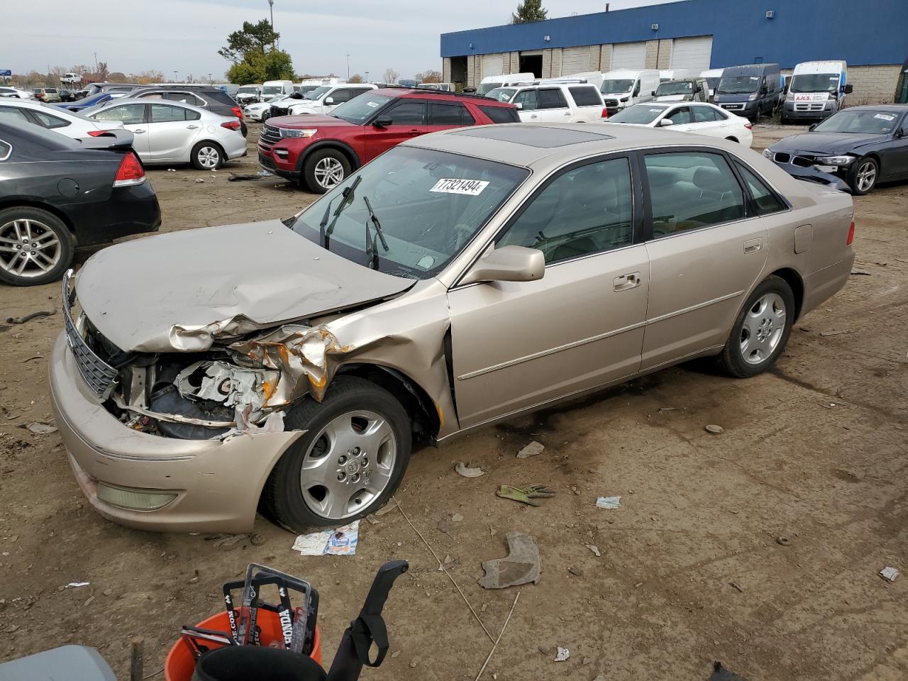 2004 Toyota Avalon - Image 1