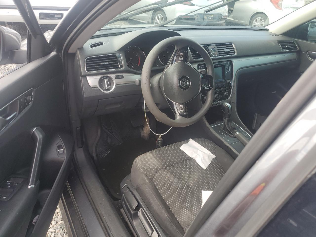 2016 Volkswagen Passat - Image 8