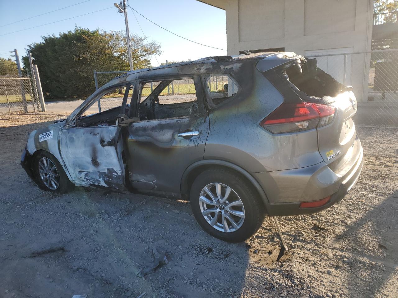 2018 Nissan Rogue - Image 2