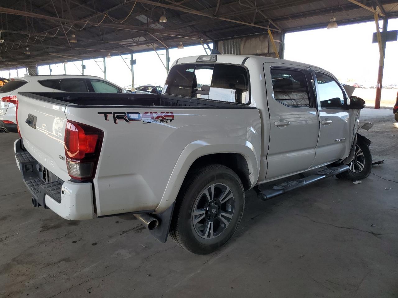 VIN 3TMCZ5ANXJM122650 2018 TOYOTA TACOMA no.3