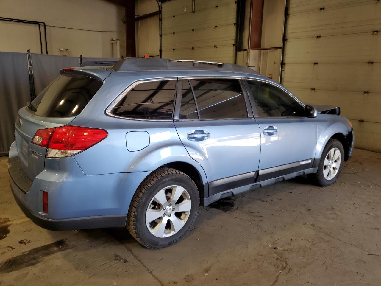 2010 Subaru Outback - Image 3