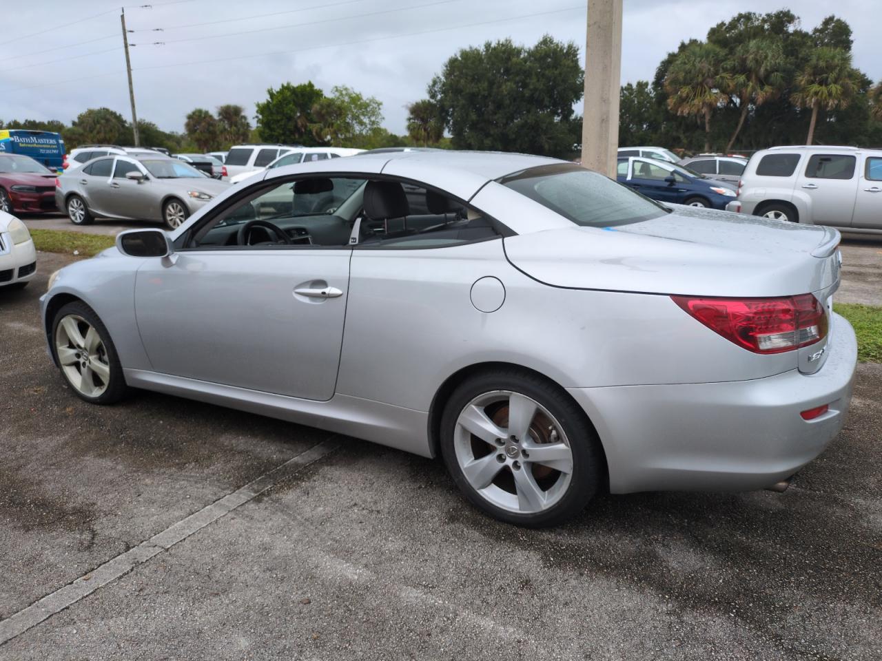 2010 Lexus IS - Image 2