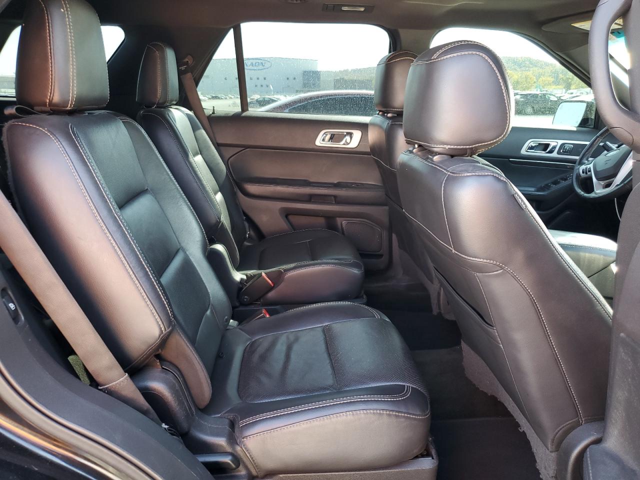 2015 Ford Explorer - Image 11