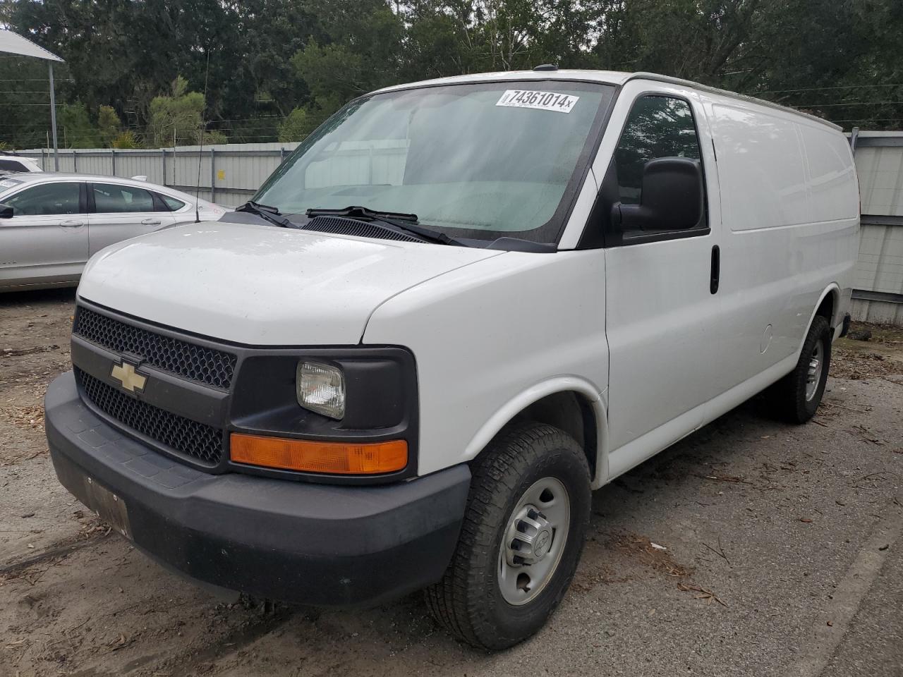 2015 Chevrolet Express - Image 1