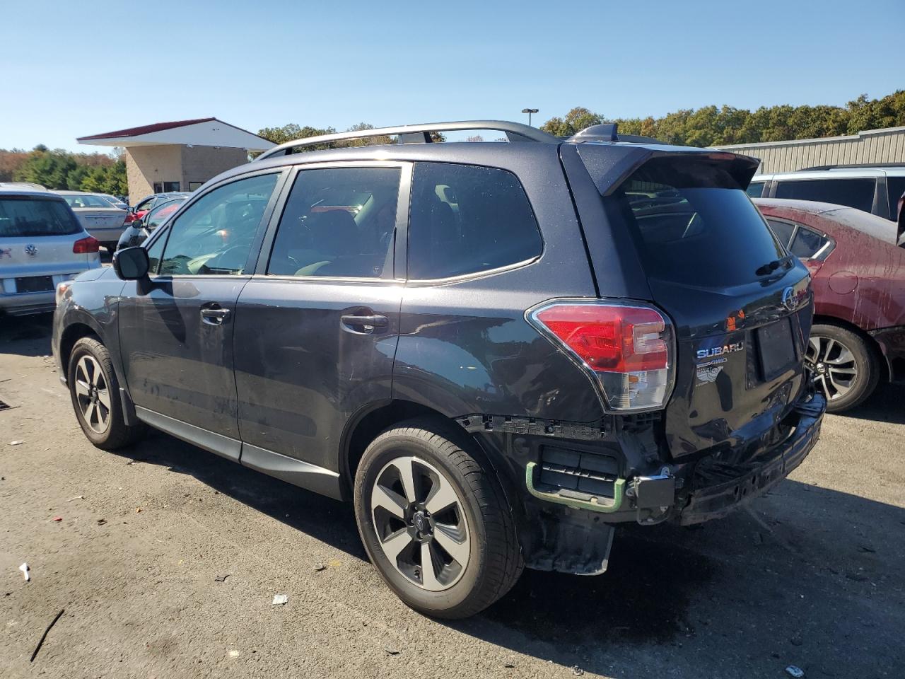 VIN JF2SJAGC2JH501102 2018 SUBARU FORESTER no.2