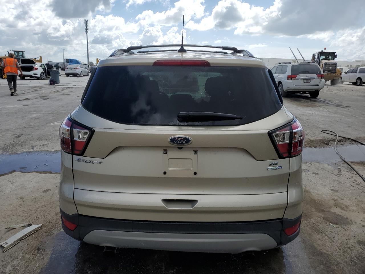 2018 Ford Escape Se VIN: 1FMCU9GD8JUB80817 Lot: 76999664