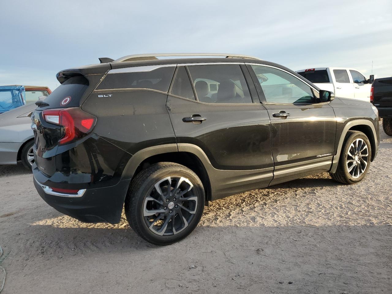 2022 GMC Terrain - Image 3