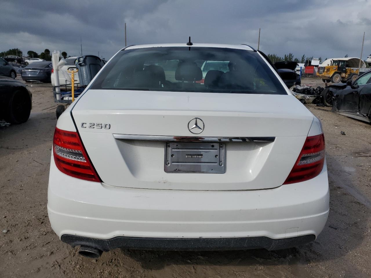 2014 Mercedes-Benz C 250 VIN: WDDGF4HB6EG239440 Lot: 76579264