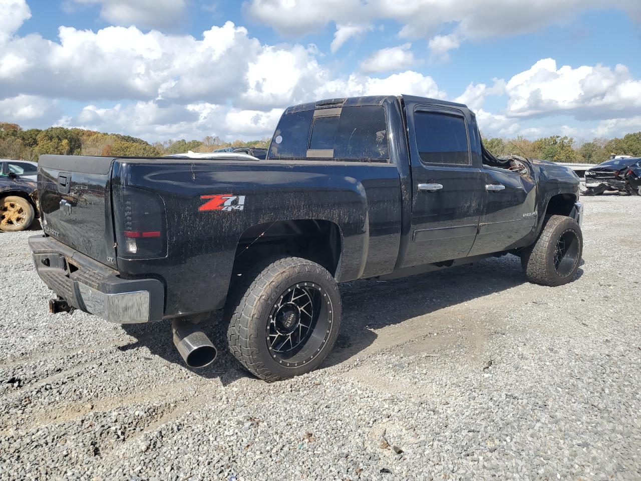 2008 Chevrolet Silverado - Image 3
