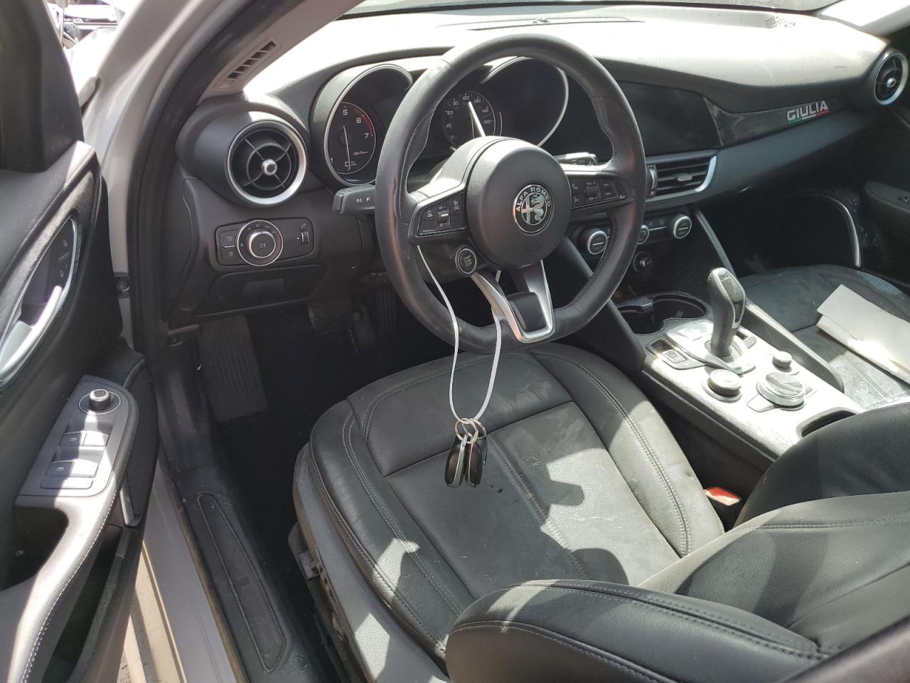 2021 Alfa Romeo Giulia - Image 8