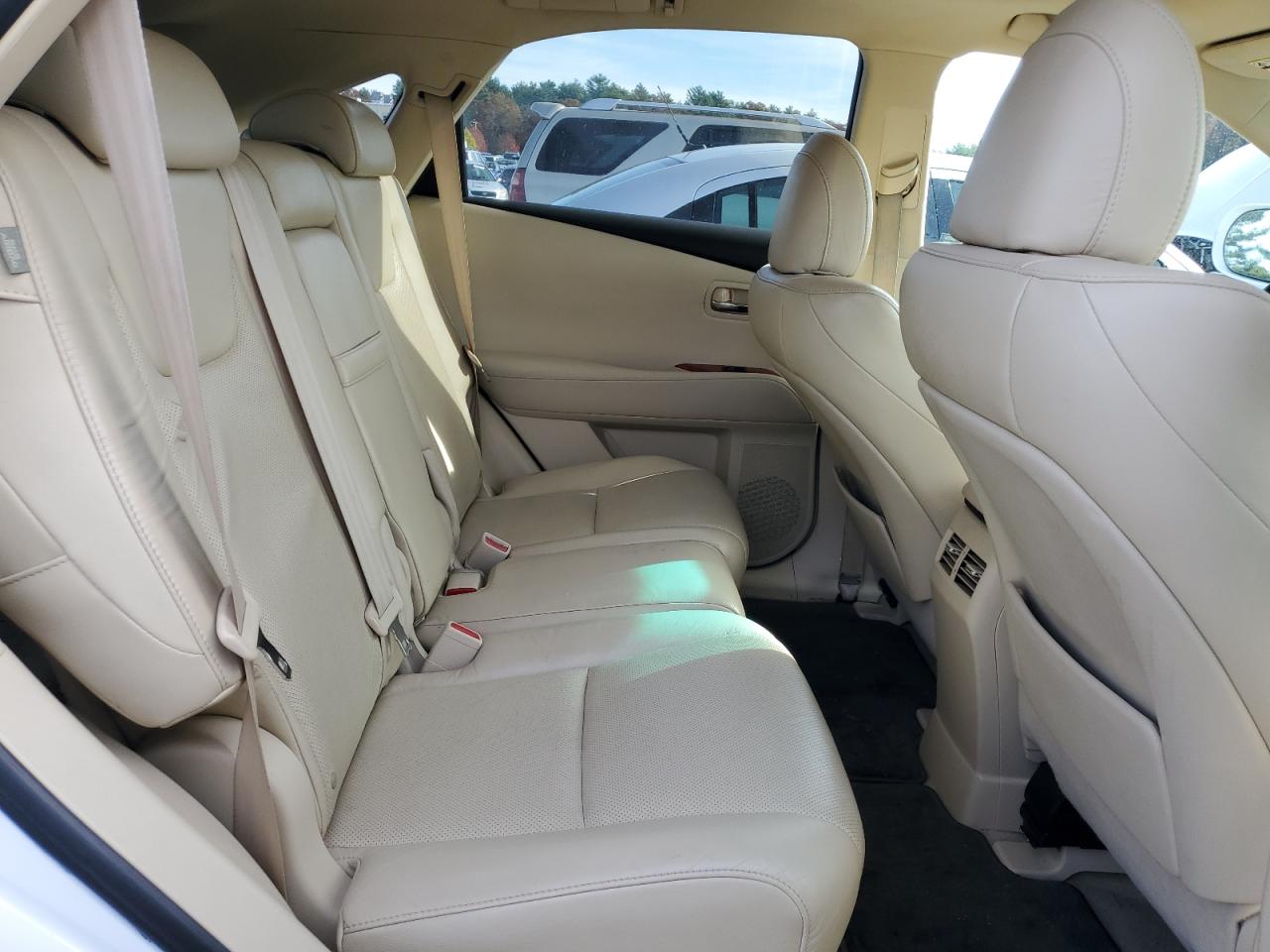 2010 Lexus RX - Image 11
