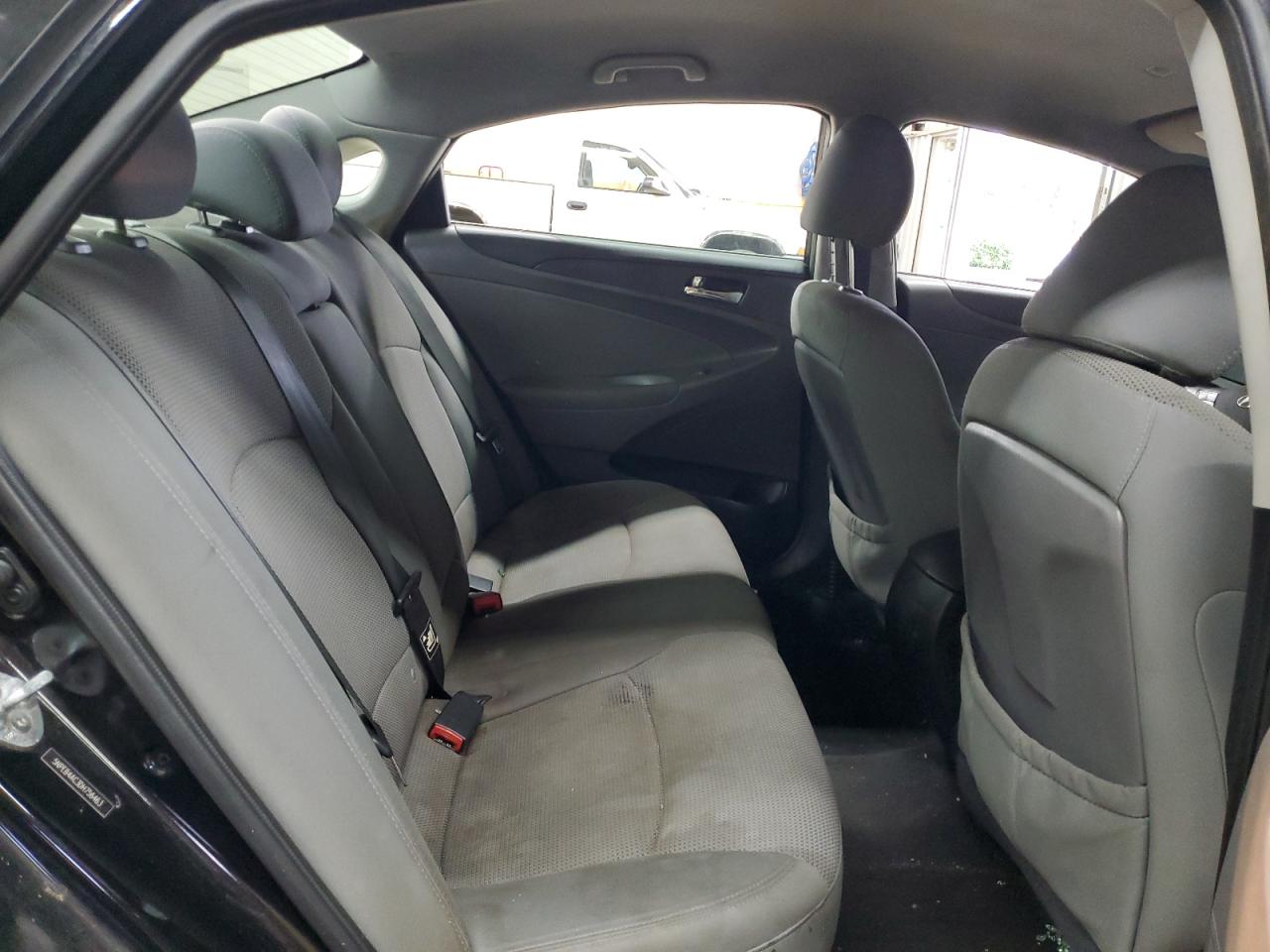 2013 Hyundai Sonata - Image 10