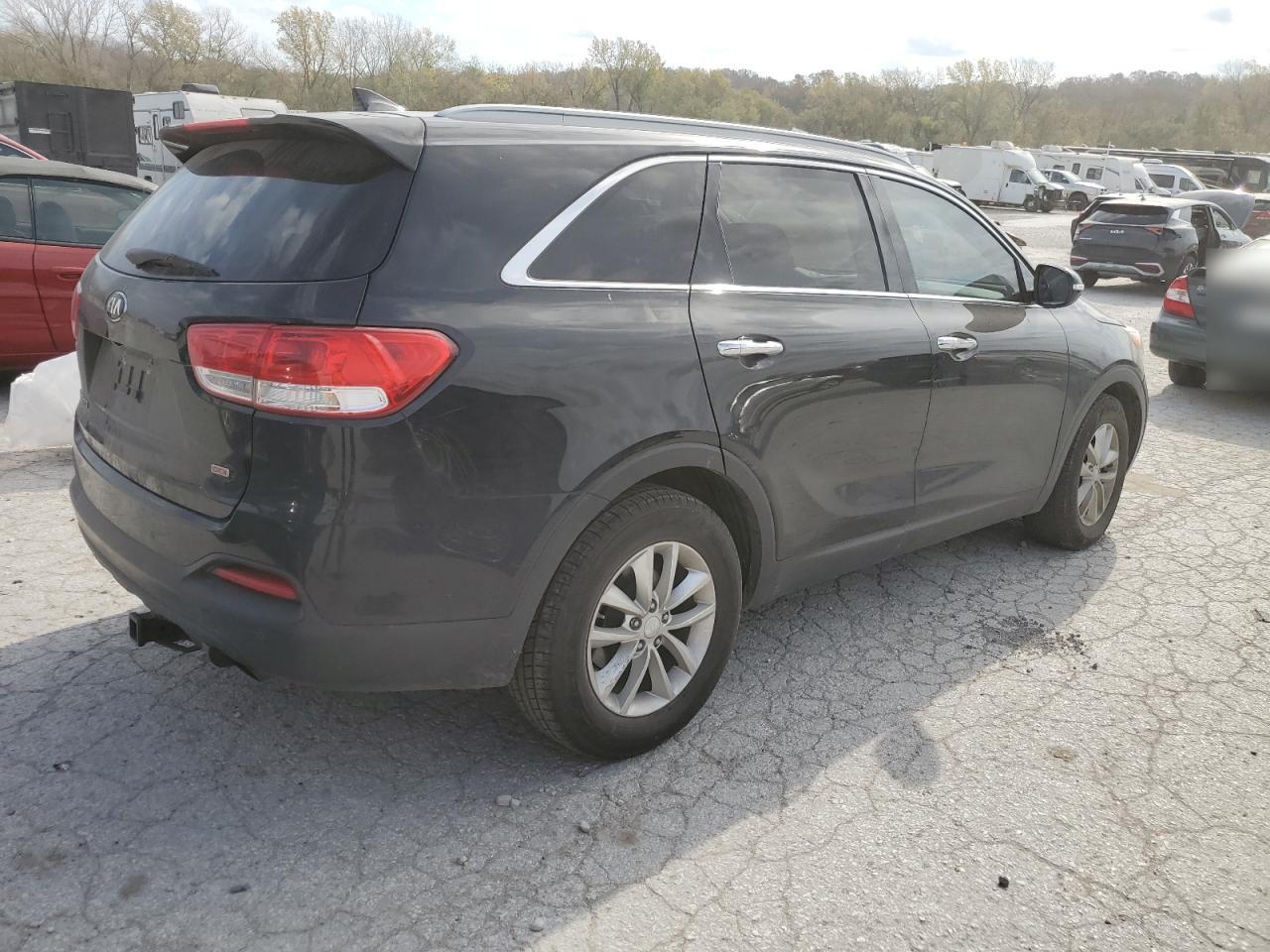 2016 Kia Sorento - Image 3