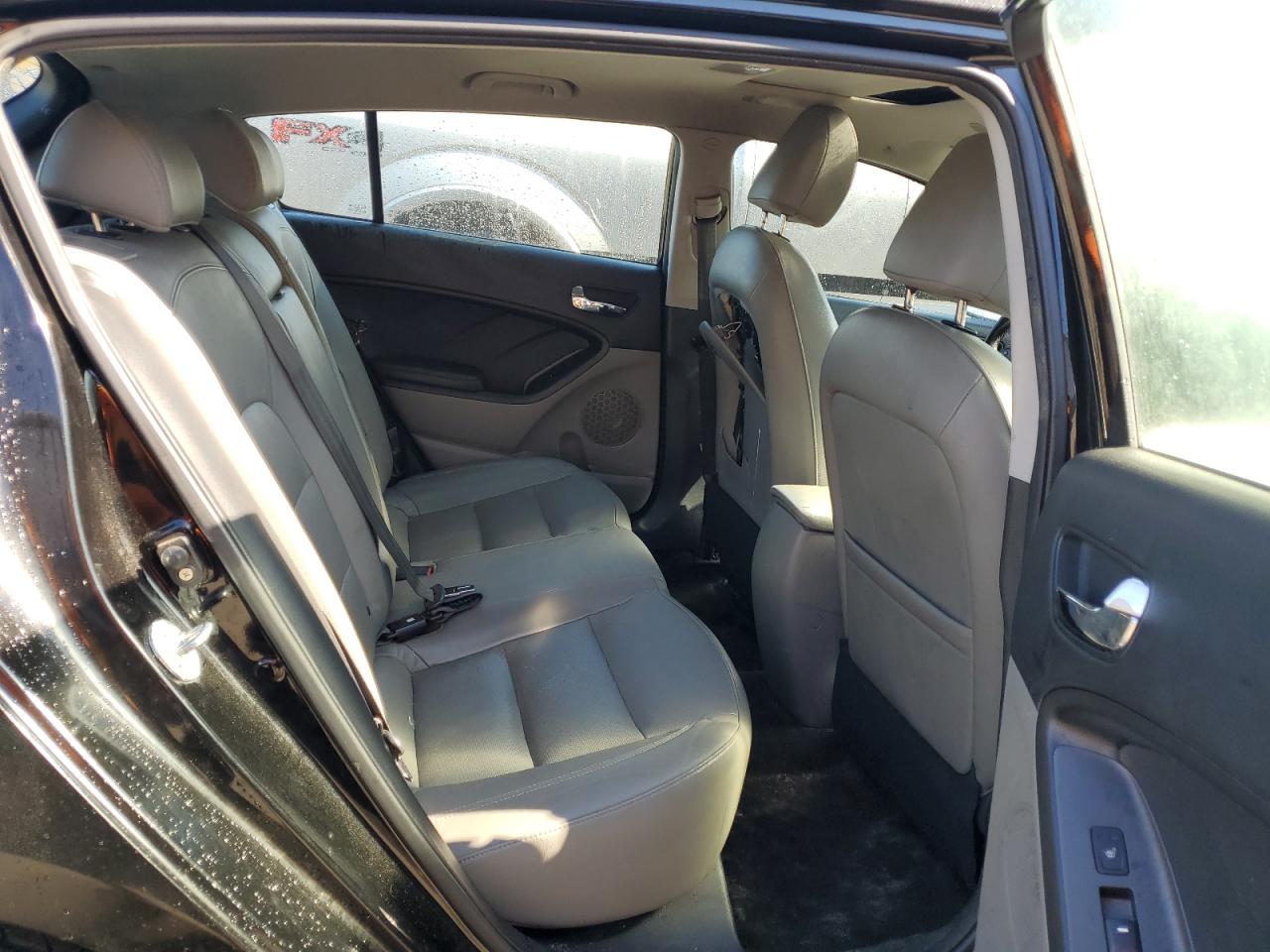 2015 Kia Forte - Image 10