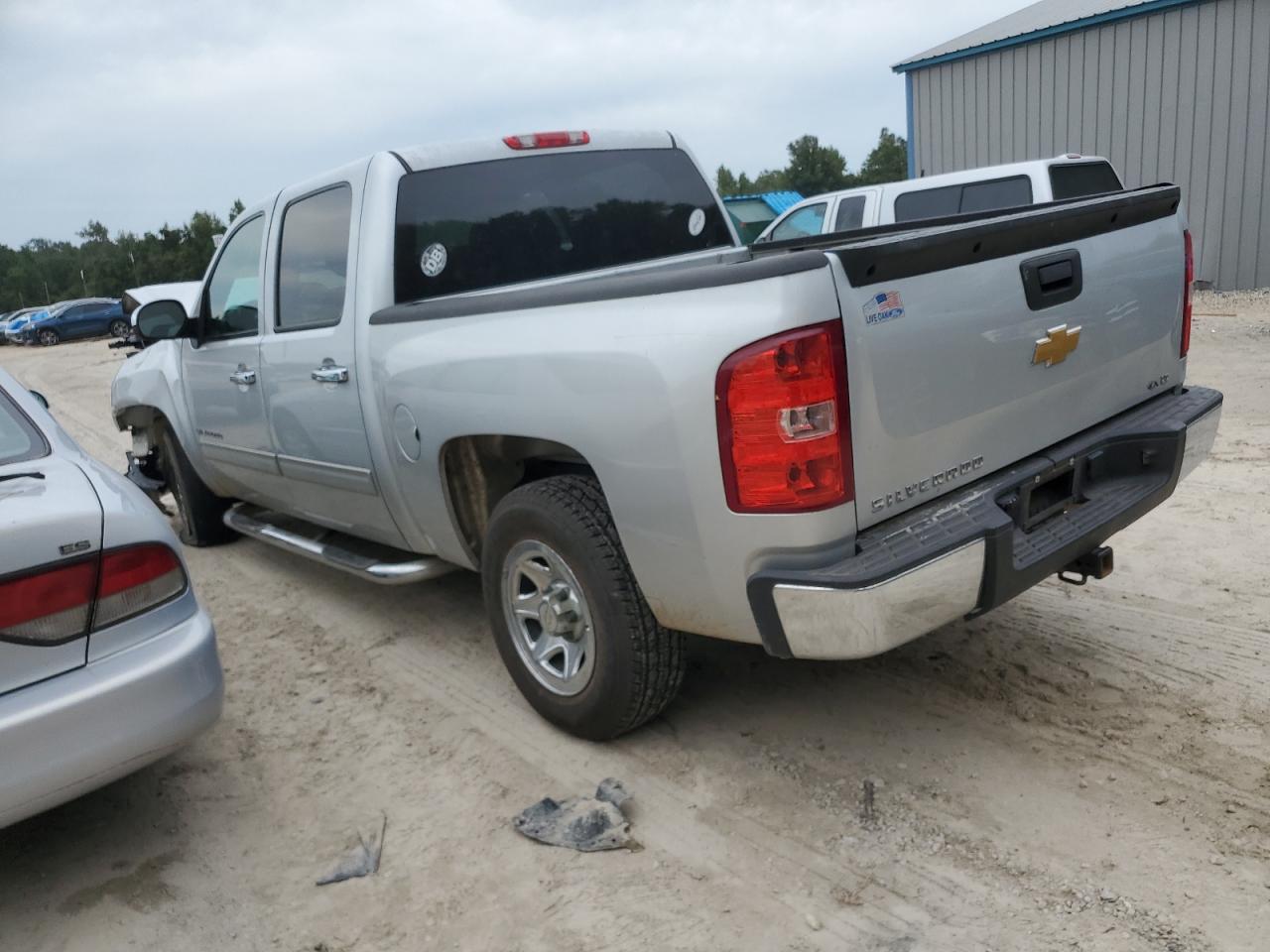 2012 Chevrolet Silverado - Image 2