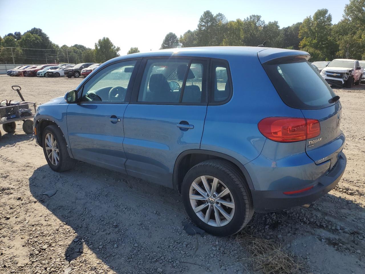 2017 Volkswagen Tiguan - Image 2