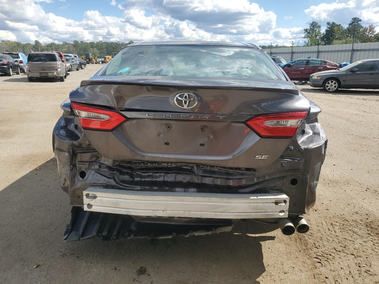 VIN 4T1B11HK3JU126943 2018 TOYOTA CAMRY no.6