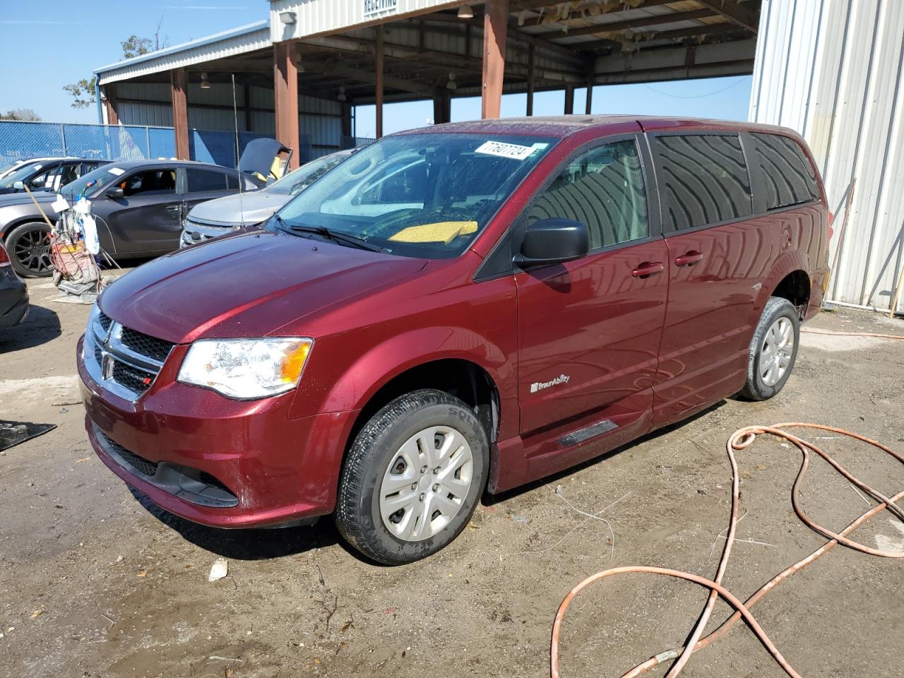 2018 Dodge Caravan - Image 1