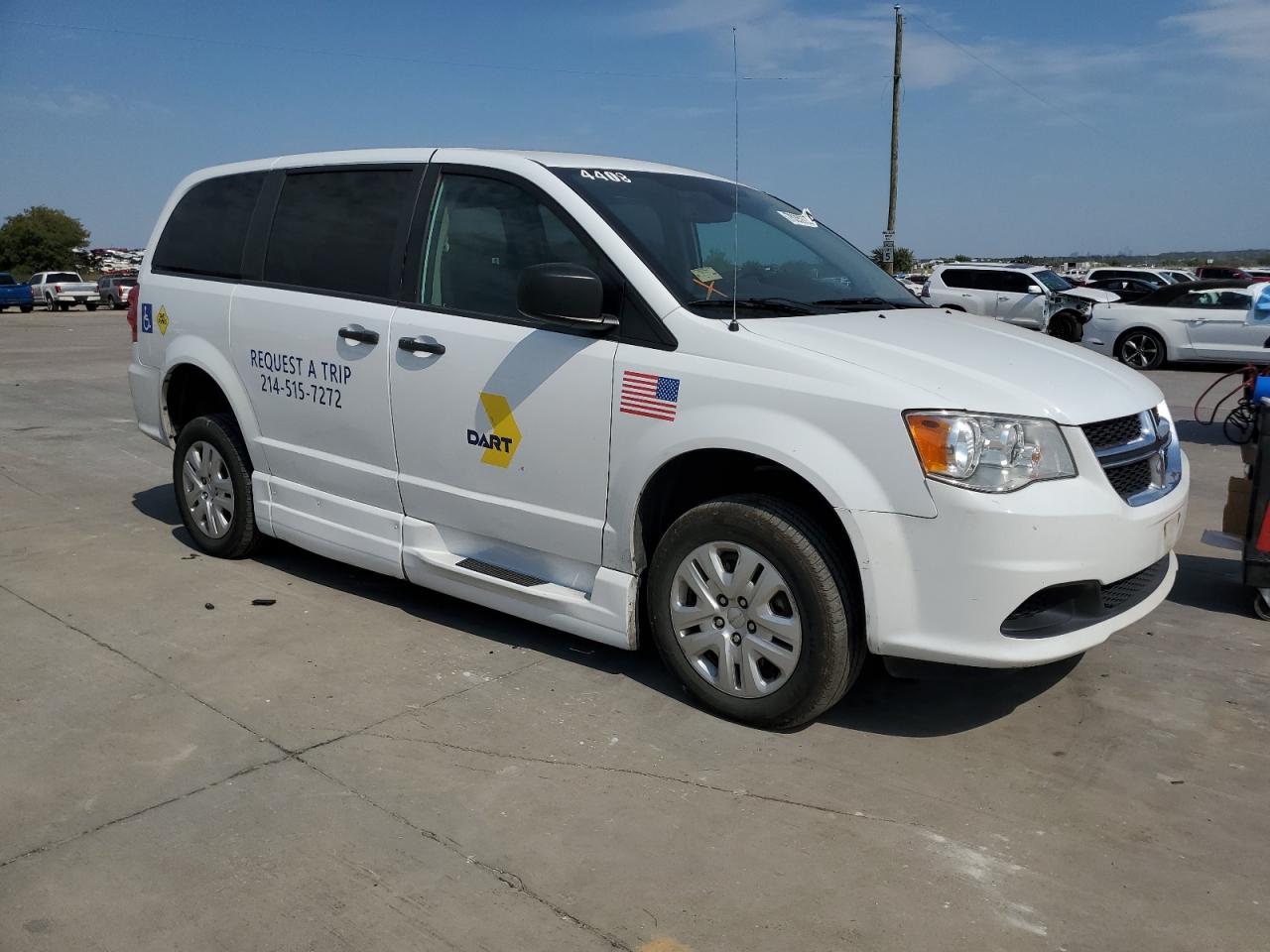 2019 Dodge Caravan - Image 4