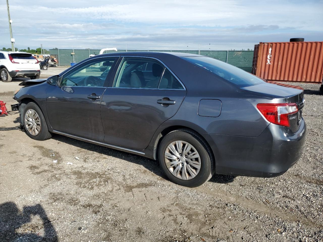 2014 Toyota Camry - Image 2