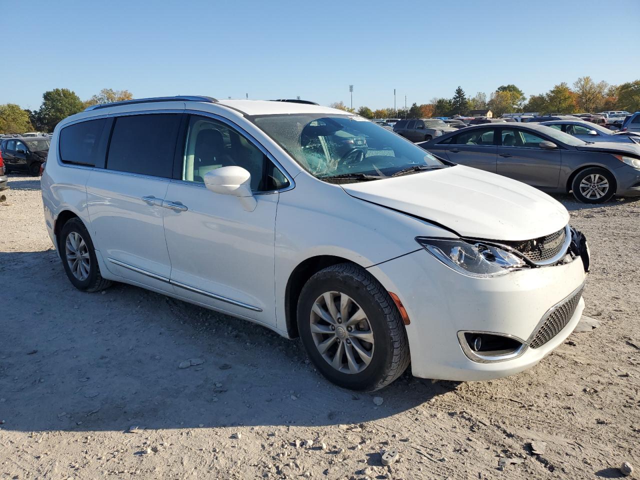 2019 Chrysler Pacifica - Image 4