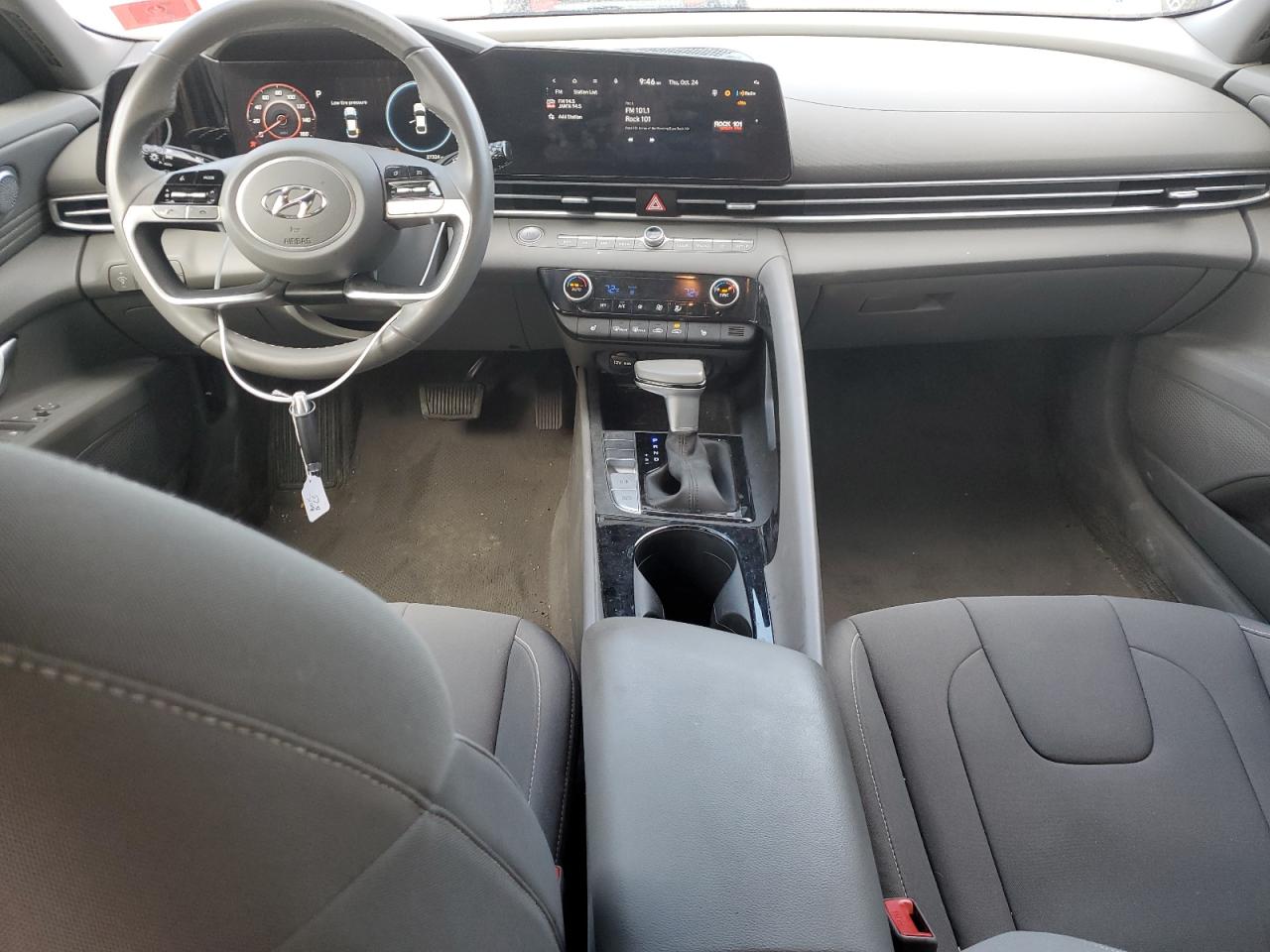 2023 Hyundai Elantra - Image 8