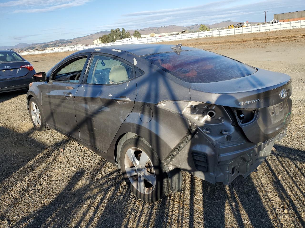 2013 Hyundai Elantra - Image 2