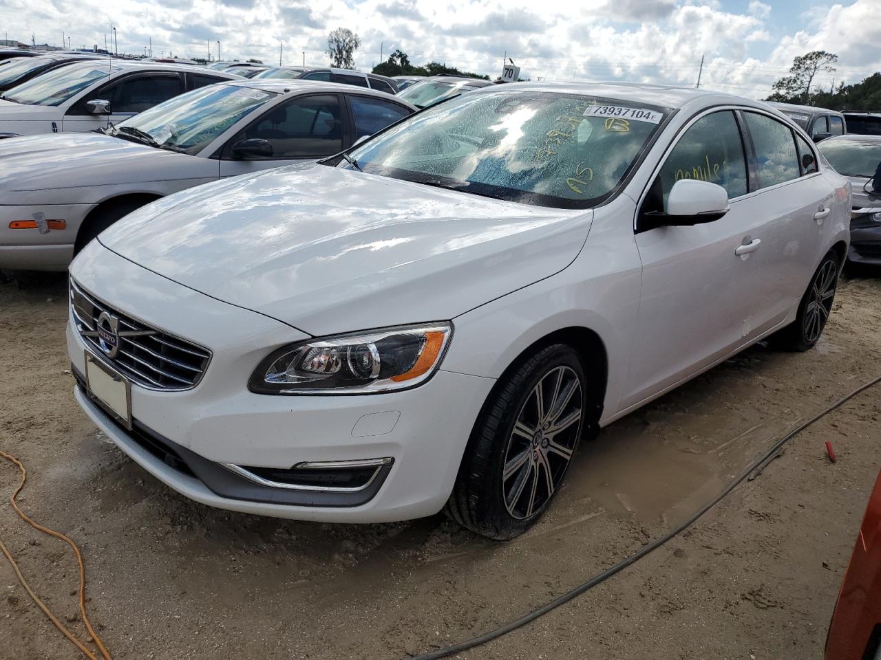 VIN LYV402TM6HB195886 2017 VOLVO S60 no.1