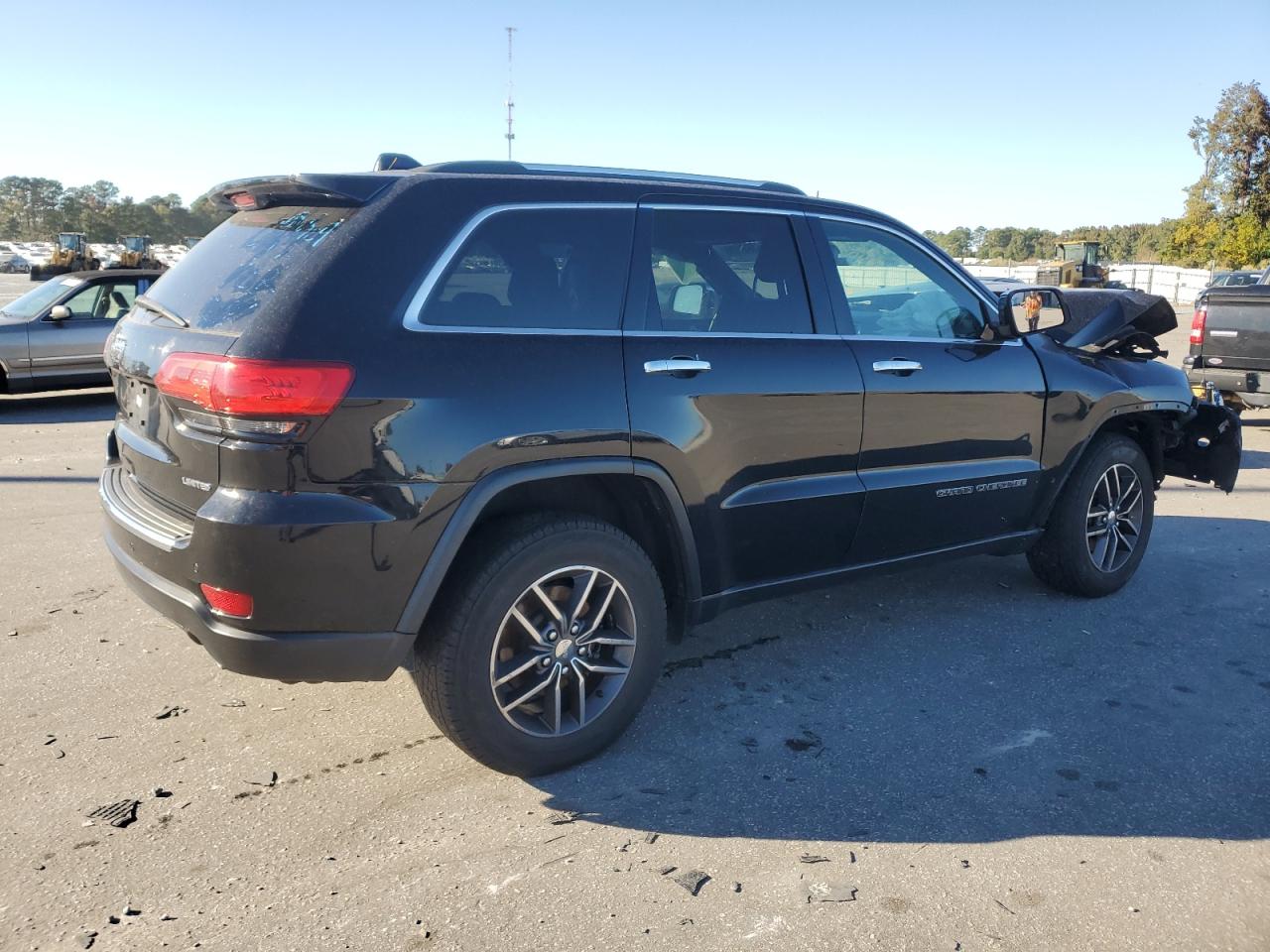 2017 Jeep Grand Cherokee - Image 3