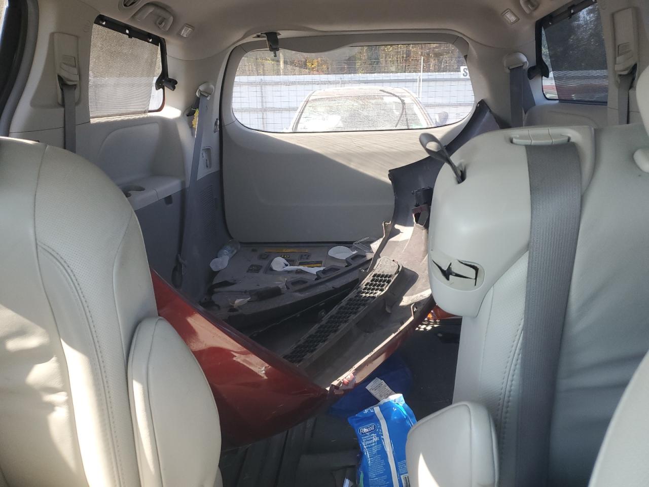 2011 Toyota Sienna Xle VIN: 5TDYK3DC2BS052605 Lot: 77656774