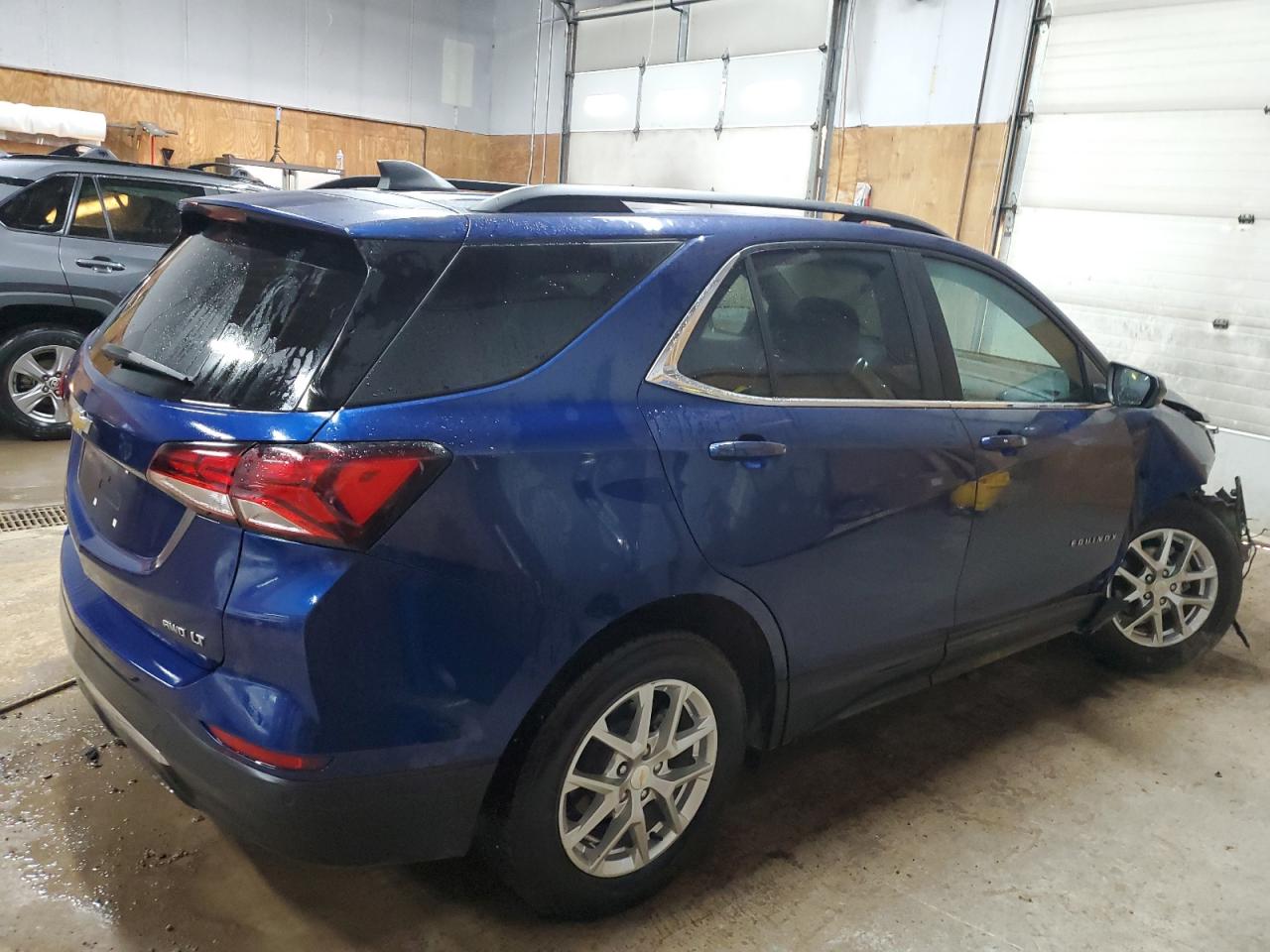 2023 Chevrolet Equinox - Image 3