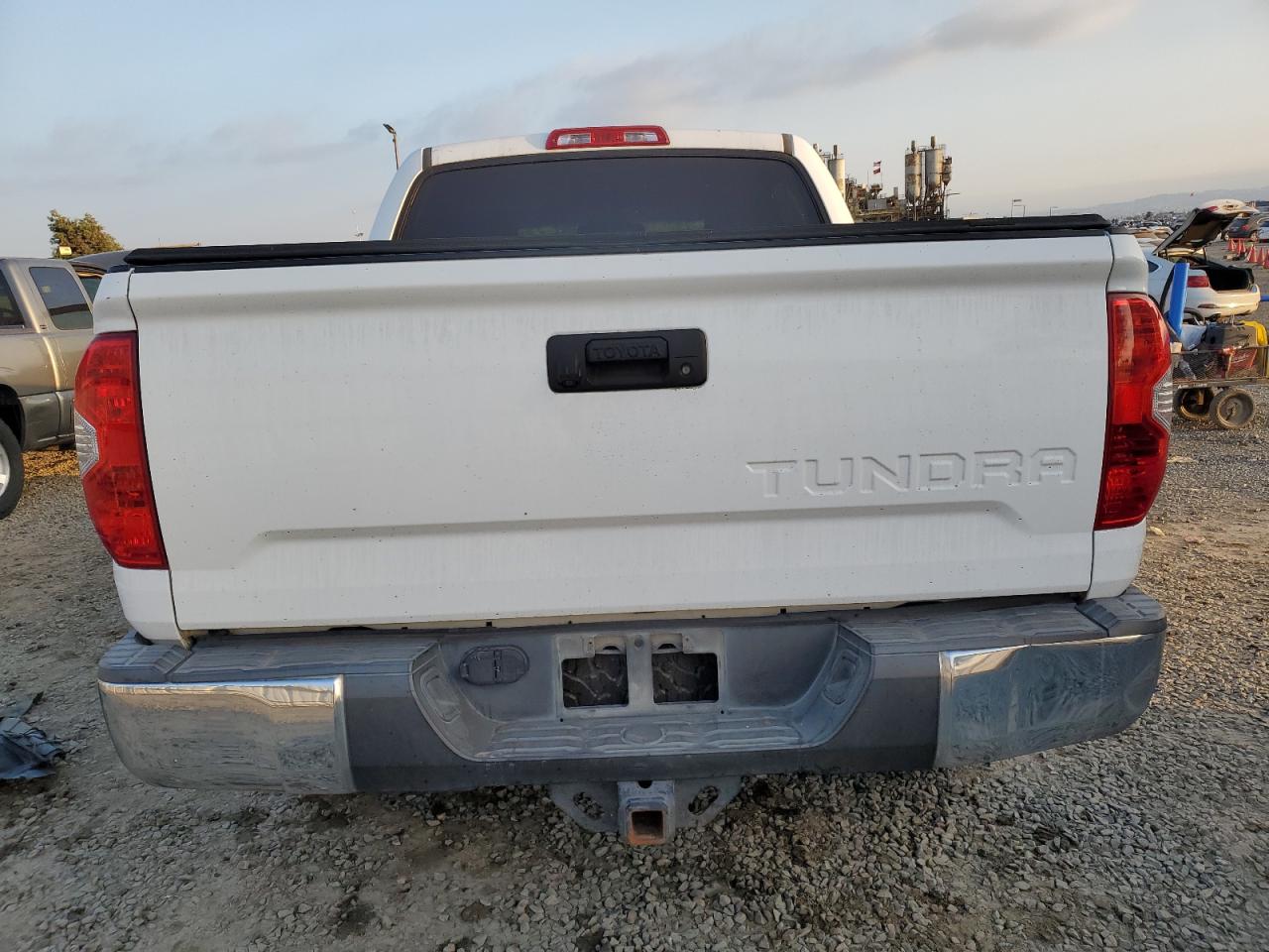 5TFDY5F10EX331487 2014 Toyota Tundra Crewmax Sr5