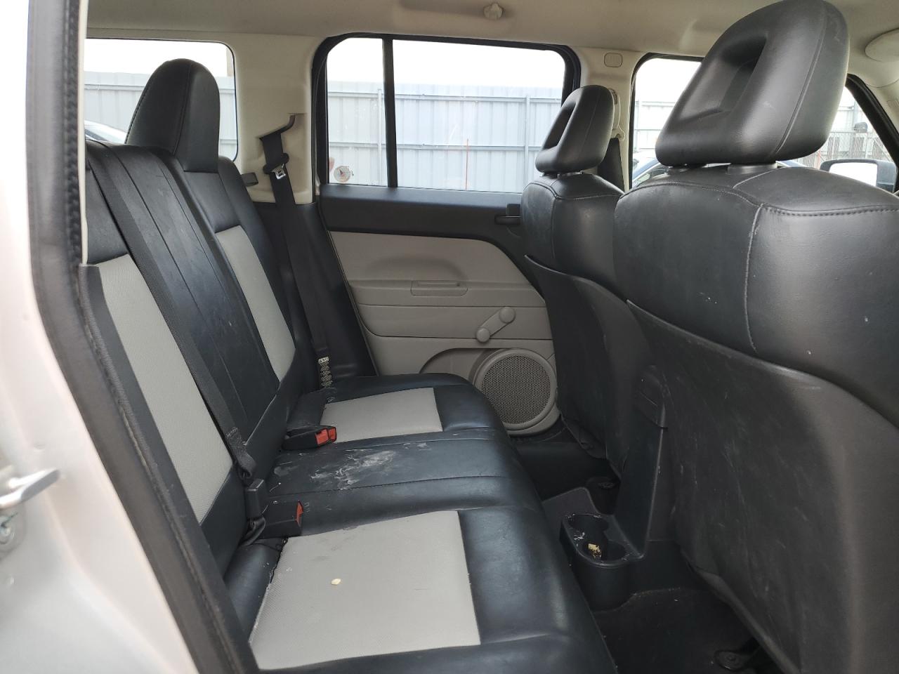 2007 Jeep Liberty (Patriot) - Image 11