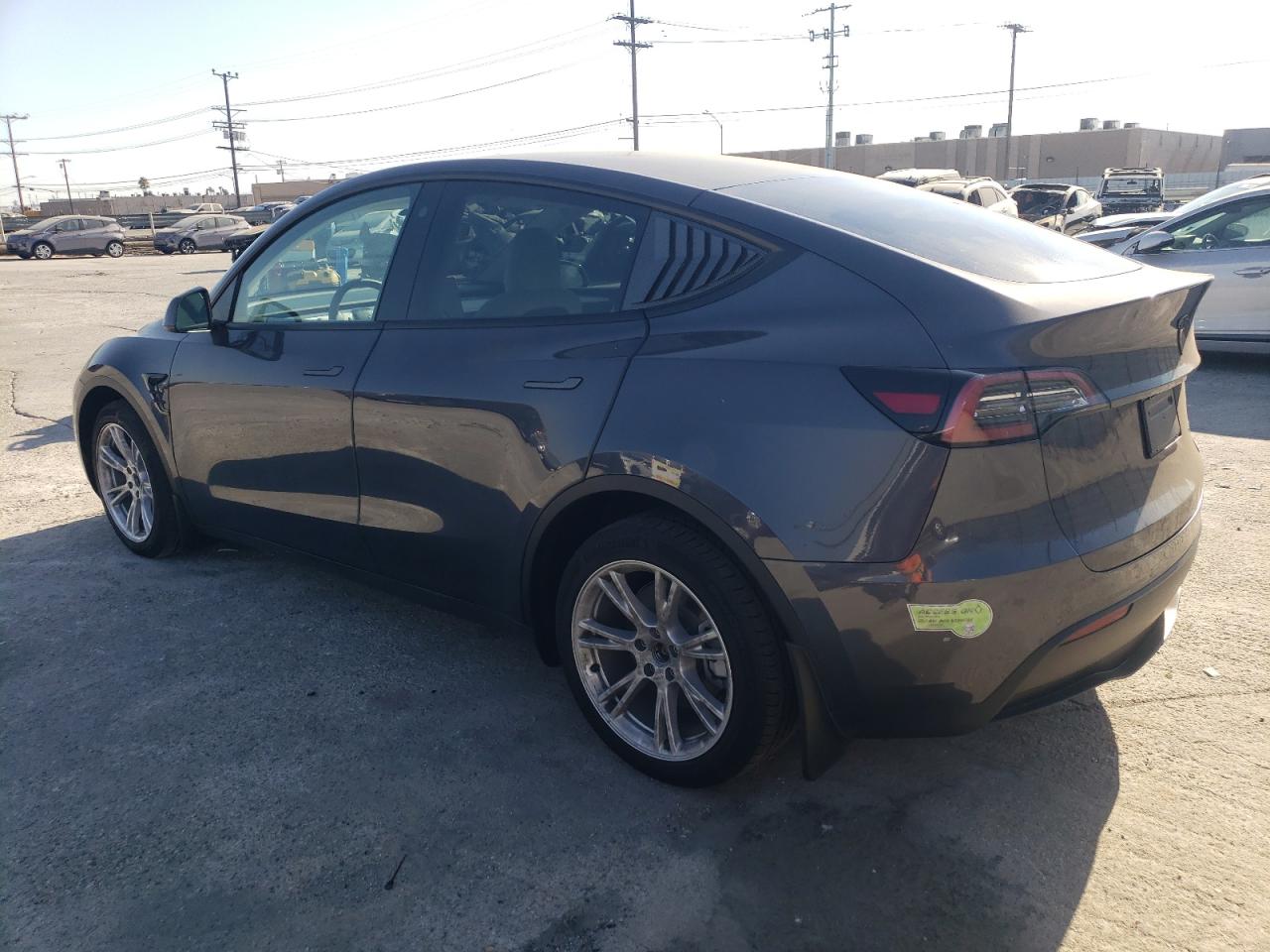 VIN 7SAYGDEE7NF544744 2022 TESLA MODEL Y no.2