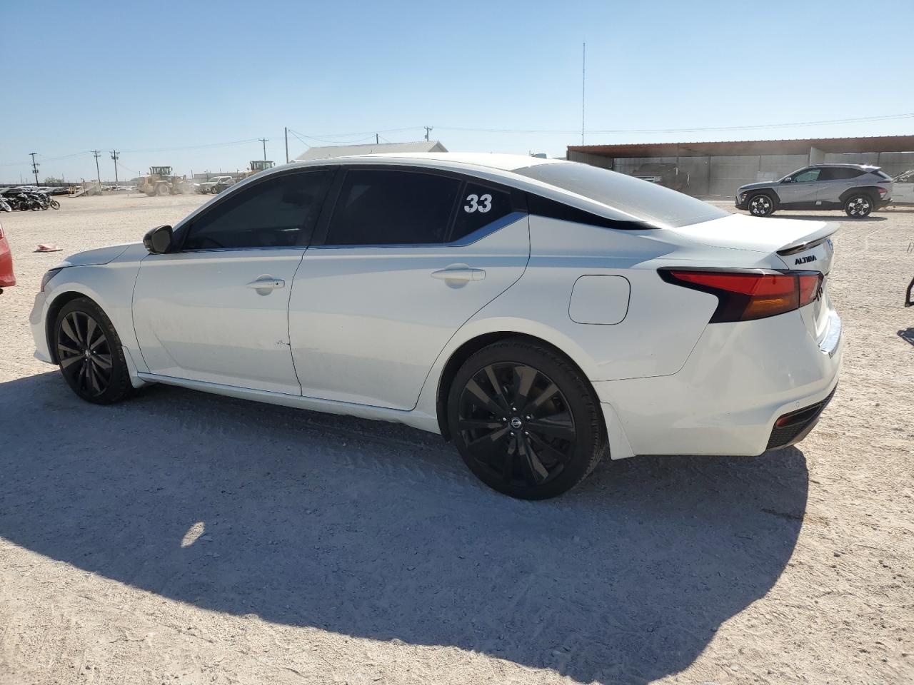 2022 Nissan Altima - Image 2